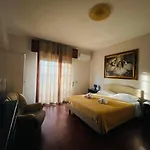 Villaggio Ristorante Pizzeria Museo Tanit מלון קרבוניה
