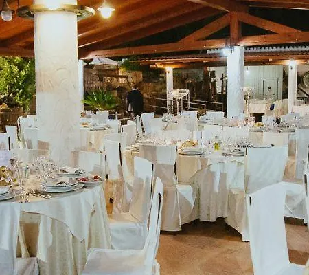 Villaggio Ristorante Pizzeria Museo Tanit 3* カルボーニア