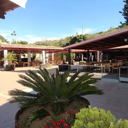 Hotel Villaggio Ristorante Pizzeria Museo Tanit 3*