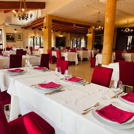 Hotel Villaggio Ristorante Pizzeria Museo Tanit 3*