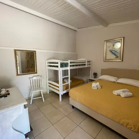 Hotel Hotel Villaggio Ristorante Pizzeria Museo Tanit 3*