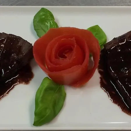 Hotel Villaggio Ristorante Pizzeria Museo Tanit 3*
