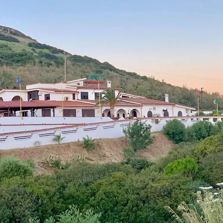 Hotel Villaggio Ristorante Pizzeria Museo Tanit Hotel 3*
