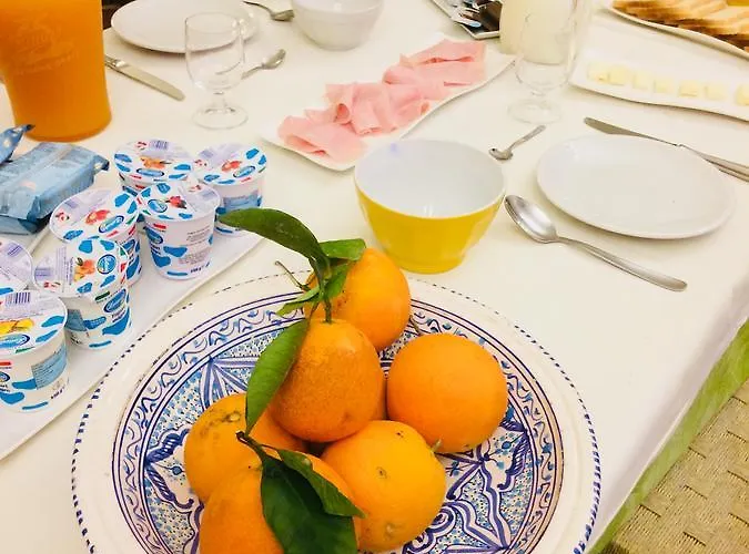 Szálloda Villaggio Ristorante Pizzeria Museo Tanit